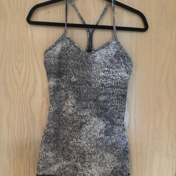 lululemon athletica Other - Lulu lemon top (size 6)